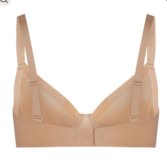 SKIMS  NO SHOW MOLDED UNLINED DEMI‎ BRA in Clay Size 34DDD - Picture 3 of 11